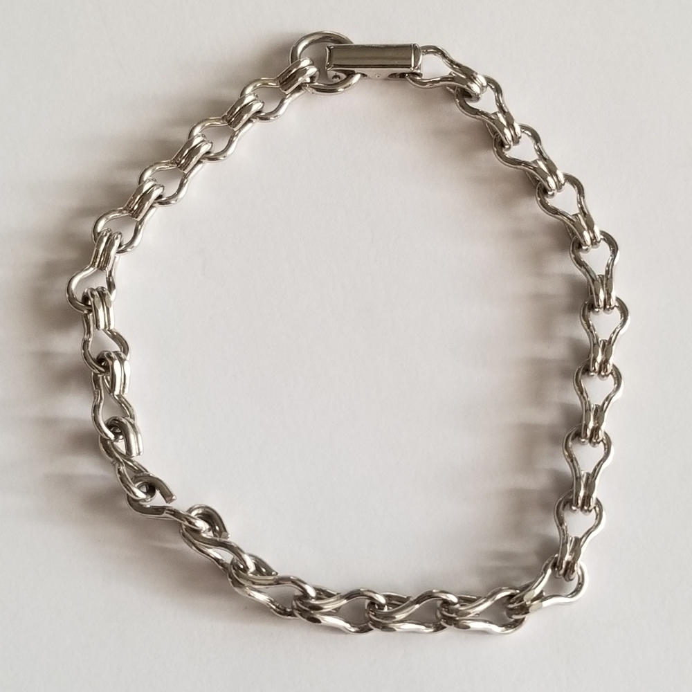 Vintage charm bracelet by Sarah Coventry silver tone metal hook ladder link